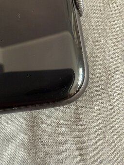 Apple Watch Series 5 44mm - černé - 7