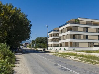 Luxusní byty přímo u pobřeží v Kaštel Sućurac, Chorvatsko. - 7