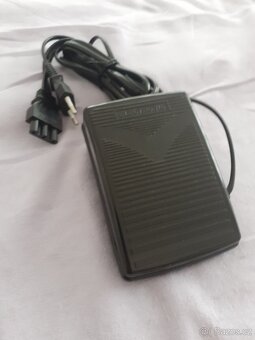 Šicí stroj, značka SINGER SM024 - RD. - 7