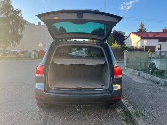 Volkswagen Touareg 4,2l, V8, benzín - 7