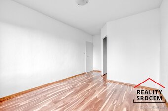 Pronájem částečně zařízeného bytu 2+kk se šatnou, 49 m2, ul. - 7