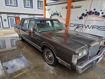 Lincoln Town Car, 1984, V8 - 7