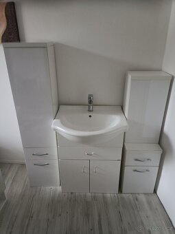 Prodám koupelnové skříňky - 7
