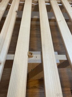 Dobrý den, prodám postel 120cm šířka 200cm délka - 7