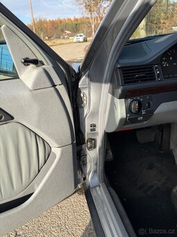 Mercedes-Benz S124 300 TE 4MATIC (1992) - 7