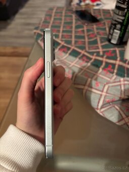 Iphone 15, 64 GB - 7