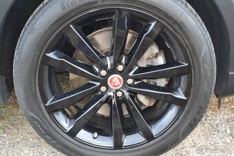 Jaguar E-Pace P200 R-Dynamic AWD Meridian - 7