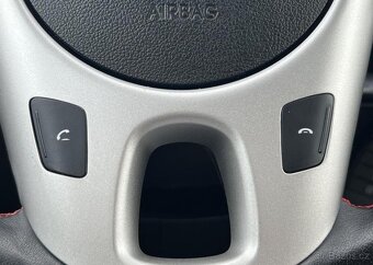 Kia Venga 1.4 CVVT NAVI KAMERA ČR 1.MAJ. manuál 66 kw - 7