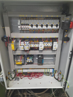 Válcová bruska TOS Hostivař BHU 320 x 1500 - 7