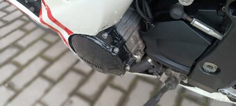 Yamaha R1 - 7