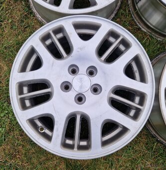 Zimní kola Subaru R16 Utragrip 7+ - 7