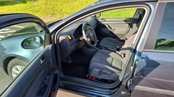 Volkswagen Golf V 1.6 FSI, 85 kW, r.v. 2009 - 7