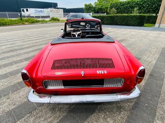 Renault Caravelle 1963 – elegantní francouzský roadster - 7