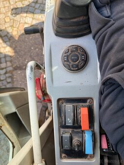 Prodám Mecalac 714 kolové rypadlo - 7