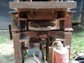 Rozdělaná protahovačka - 7