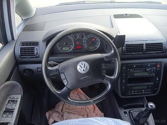 VW Sharan 7míst - 7