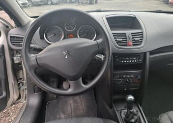 Peugeot 207 1,4 HDI 70 k Urban nafta manuál 50 kw - 7
