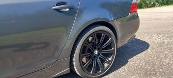 BMW 545i e61 manuál - 7