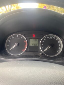 ŠKODA Roomster 1.2 HTP - 7