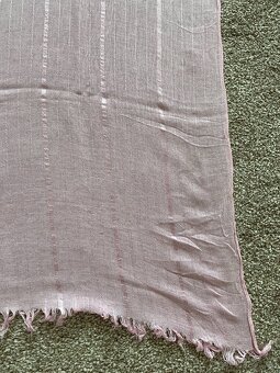 Nový šátek Avon - světle růžový, decentní vzor - 7