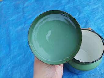 Smaltovaná zelená konvička na mléko, 2l - 7