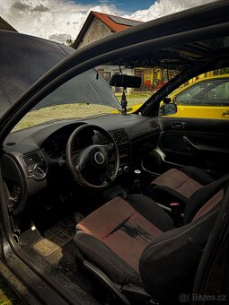 VW GOLF IV 2.3 V5 110 kW AGZ - 7