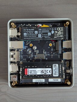 Prodám Mini PC - 16GB RAM, 512GB SSD, AMD Ryzen 7 - 7