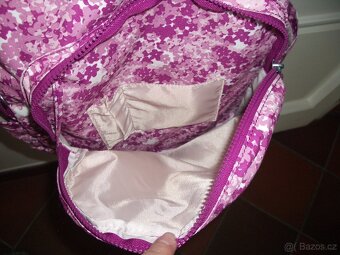 Dívčí školní batoh zn.KIPLING + penál + box TOP stav - 7