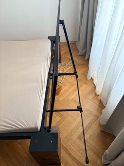 Industriální masivní postel - 7