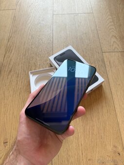Apple iPhone 15 Pro Max 256GB černý - 7