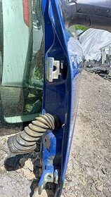 Škoda fabia 1 levé přední dveře modré - 7