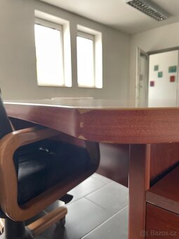 Stůl + prosklená komoda - 7