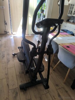 Profi eliptický trenažér HouseFit Motio 80i Train - 7