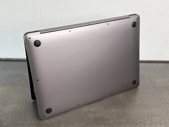 MacBook Air 13'' 2019 / i5 / 16GB / 128GB / Space Gray - 7