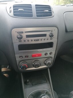 Alfa Romeo 147 1.6 TS 77kW – rok 2004, najeto 203 449 km - 7