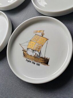 Nádherný porcelánovy podtacky s dekorem starožitné lodi - 7