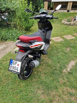 Aprilia SR 50 Motard - 2014 - pěkný-SUPER CENA - 7