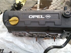 Opel hlavy motoru - 7