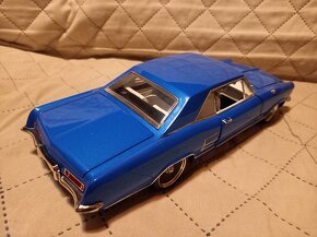 BUICK RIVIERA 1964 ACME 1:18 - 7