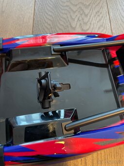 Traxxas Maxx karosérie - 7