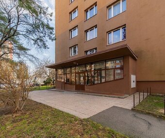 světlý byt 3+1 s balkonem | Narcisová, Praha 10 - 7