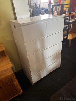Hezká bílá 6ti šuplíková komoda IKEA MALM - 7