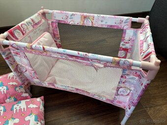 Postýlka a autosedačka pro panenky + peněženka jednorožec - 7