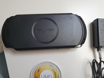 SONY PSP E-1004 CFW 6.61+2GB karta+fifa street 2+hry - 7