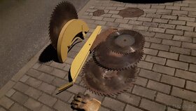 HŘÍDEL, STŮL S LIŠTOU/// též celou Cirkulu HOP, HVP - 7