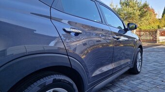 HYUNDAI TUSCON 4x4 2.0 CRDI 100KW.NAVI.KAMERA.TAŽNÉ 8x ALU. - 7