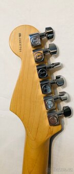 Fender Stratocaster 2004 50th anniversary - 7