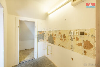 Prodej bytu 1+kk, 37 m², Čistá, ul. nám. Václavské - 7