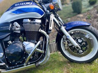 Suzuki GSX 1400 - 7