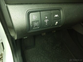 Hyundai i20 1.2 benzín, 56000km, TRIKOLOR PREMIUM PLUS - 7